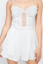 Load image into Gallery viewer, Weekend Stroll in Classy White
