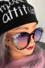 Load image into Gallery viewer, Unique &quot;Bossy&quot; Bling Rim Sunglasses
