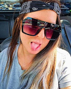 Stunning "Chill Vibez" Sunglasses
